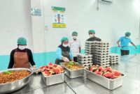 Babinsa Mukok Kawal Program Makan Bergizi Gratis untuk Ribuan Siswa