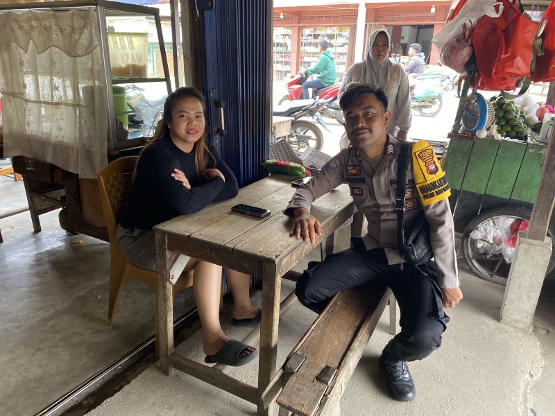 Sambangi Warga, Bhabinkamtibmas Mempawah Hulu Sampaikan Imbauan Kamtibmas