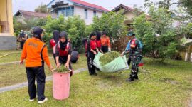 Kodim 1204/Sanggau Gelar Kerja Bakti Sebagai Bentuk Kepedulian TNI Terhadap Lingkungan