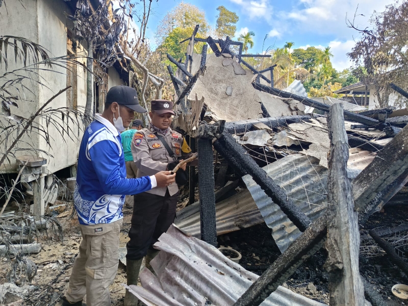 Polsek Kota Baru Selidiki Kebakaran Rumah di Desa Durian Jaya