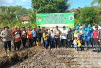 Sinergi Polsek dan Pemerintah Desa Sungai Nanjung Tanam Jagung Hibrida untuk Ketahanan Pangan