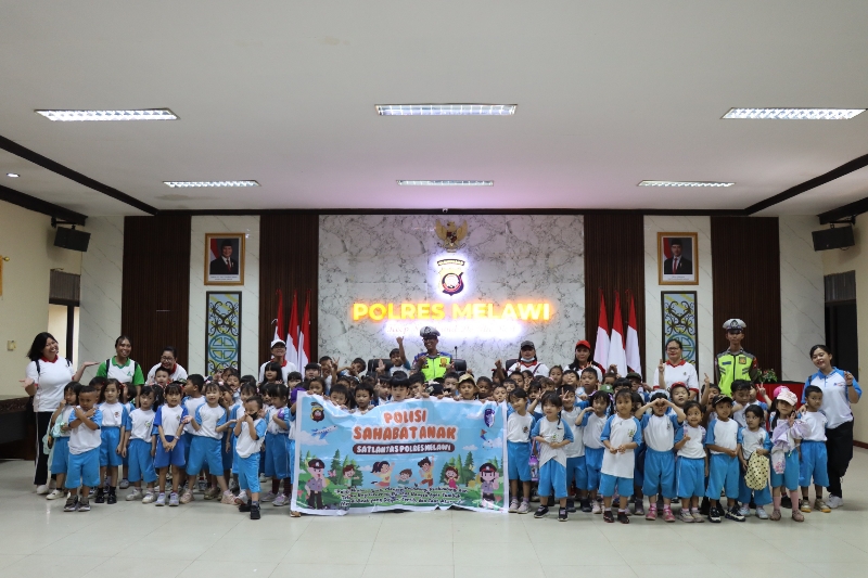 Edukasi Sejak Dini, Siswa TK Ikuti Program Polisi Sahabat Anak di Melawi