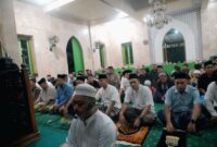 Danrem 121/Abw Gelar Tarawih Perdana Bersama Warga Sintang, Ajak Perbanyak Ibadah di Ramadan 1447 H
