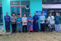 Safari Ramadhan KUA Mempawah Hulu di Desa Tunang, Warga dan Polisi Sholat Tarawih Bersama