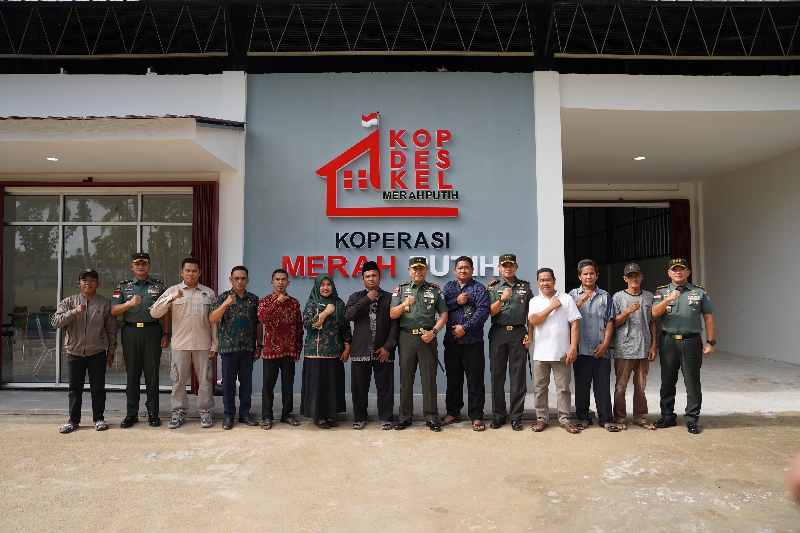 Pangdam Tanjungpura Tinjau Pembangunan Koperasi Merah Putih di Punggur Besar, Dorong Penguatan Ekonomi Warga