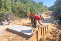 Satgas TMMD Ke-127 Kodim 1203/Ketapang Bangun Infrastruktur Desa