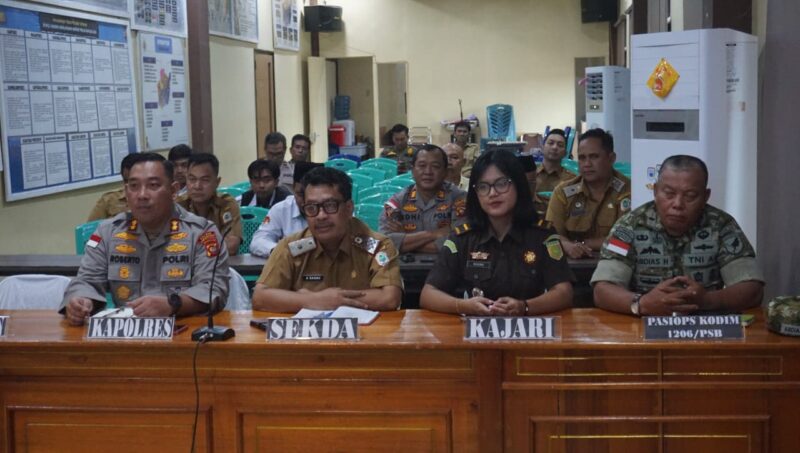 Perkuat Kamtibmas Jelang Ramadan, Pasandi Kodim 1206/Putussibau Hadiri Rakor Linsek di Polres Kapuas Hulu