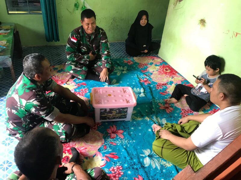 Dandim 1204/Sanggau Besuk Anggota Sakit, Wujud Nyata Kepedulian Pimpinan Satuan