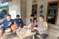 Polisi dan Warga Ngobrol Santai, IPDA Rudiansyah Imbau Masyarakat Lawan Hoaks