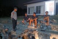 Polisi Mandor Sapa Warga Saat Patroli Malam, Wujudkan Keamanan Humanis