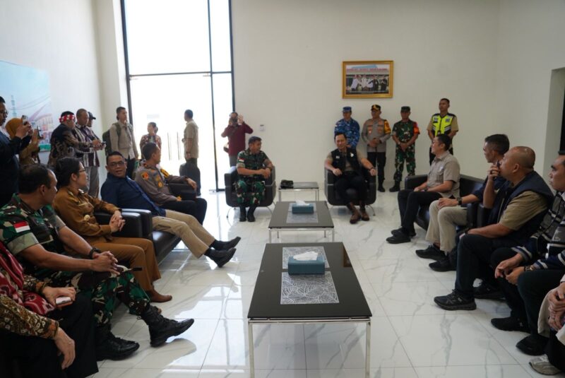 Pangdam XII/Tpr Mayjen TNI Novi Rubadi Sugito Sambut Menko AHY, Tinjau Infrastruktur dan Festival Cap Go Meh Singkawang