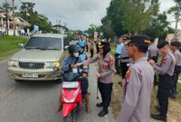 AKBP Devi Ariantari Pimpin Polres Landak Berbagi Takjil Ramadhan 2026, Pererat Silaturahmi dengan Warga