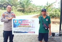 Personel Polsek Mempawah Hulu Gencar Sosialisasikan Bahaya Karhutla kepada Masyarakat