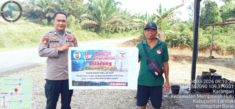 Personel Polsek Mempawah Hulu Gencar Sosialisasikan Bahaya Karhutla kepada Masyarakat
