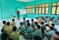 Jaring Generasi Muda, Babinsa Koramil 1206-05 Sosialisasikan Seleksi Prajurit TNI AD di Sekolah