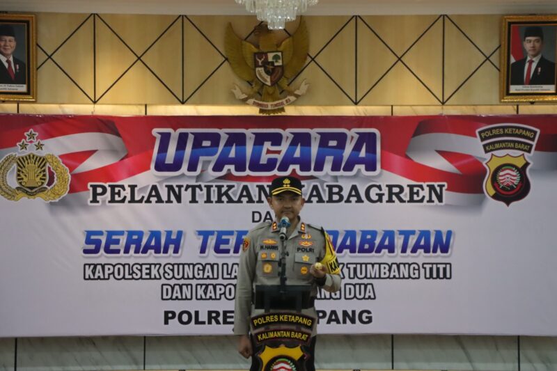 Kapolres Ketapang Muhammad Harris, S.H., S.I.K., M.I.K., CPHR Pimpin Sertijab Kabag Ren dan Kapolsek Jajaran