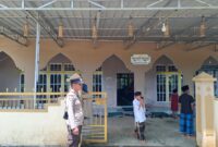 Polsek Kuala Behe Pastikan Ibadah Jumat di Masjid Nurul Iman Berlangsung Aman