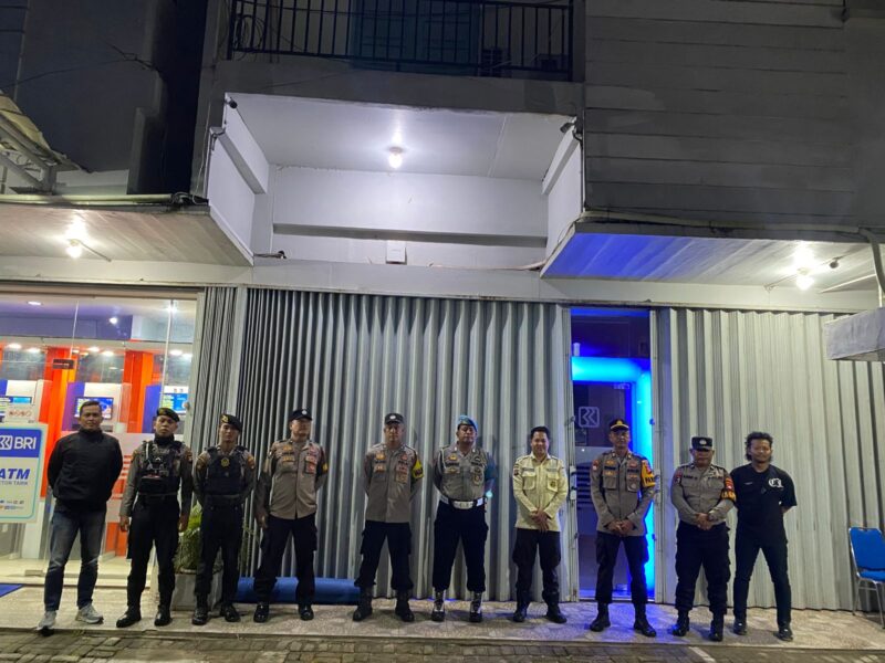 Polres Melawi Intensifkan Patroli Malam Hari, Iptu Togap Pimpin Personel Gabungan
