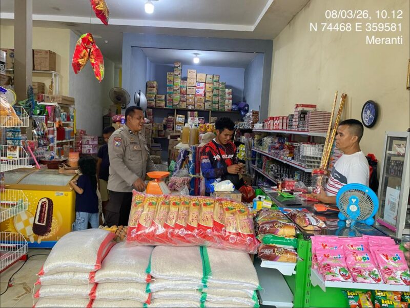 Polisi Polsek Meranti Cek Stok dan Harga Bahan Pokok Jelang Lebaran