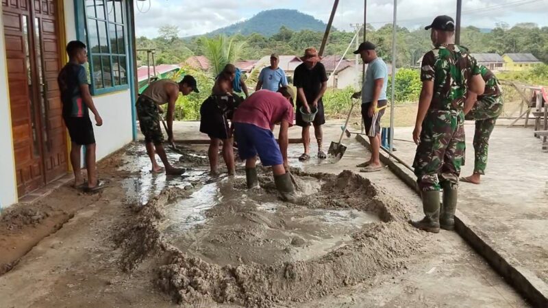 Wujud Kepedulian TNI, Babinsa Puring Kencana Gotong Royong di Masjid Mujahidin