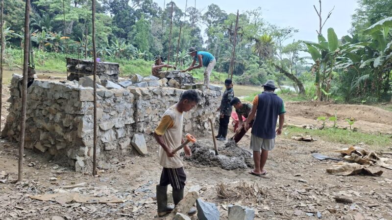Kodim 1204/Sanggau Percepat Pembangunan Jembatan Gantung di Sekayam untuk Akses Pelajar