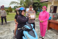 Ramadhan Penuh Berkah, IPTU Eko Kurniawan, S.H., M.H. Bersama Bhayangkari Kuala Behe Bagikan Takjil