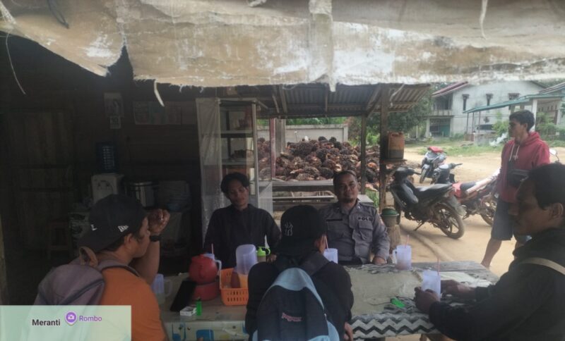 Patroli Dialogis Polsek Meranti, Polisi Ngobrol Santai Sambil Ajak Warga Waspada Kejahatan