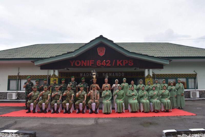 Pangdam XII/Tanjungpura Mayjen TNI Novi Rubadi Sugito Kunjungi Yonif 642/Kapuas, Tekankan Kesiapan Prajurit dan Ketahanan Keluarga