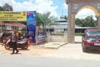 Personel Polsek Mempawah Hulu Amankan Ibadah Sholat Jumat di Masjid Nurul Bustanul Jannah Desa Karangan