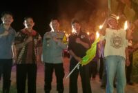 Kapolsek Menjalin Pastikan Pawai Obor Salawat di Sepahat Berlangsung Kondusif