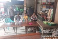 Samapta Polsek Menyuke Intensifkan Patroli Siang, Sampaikan Imbauan Kamtibmas kepada Warga Desa Darit