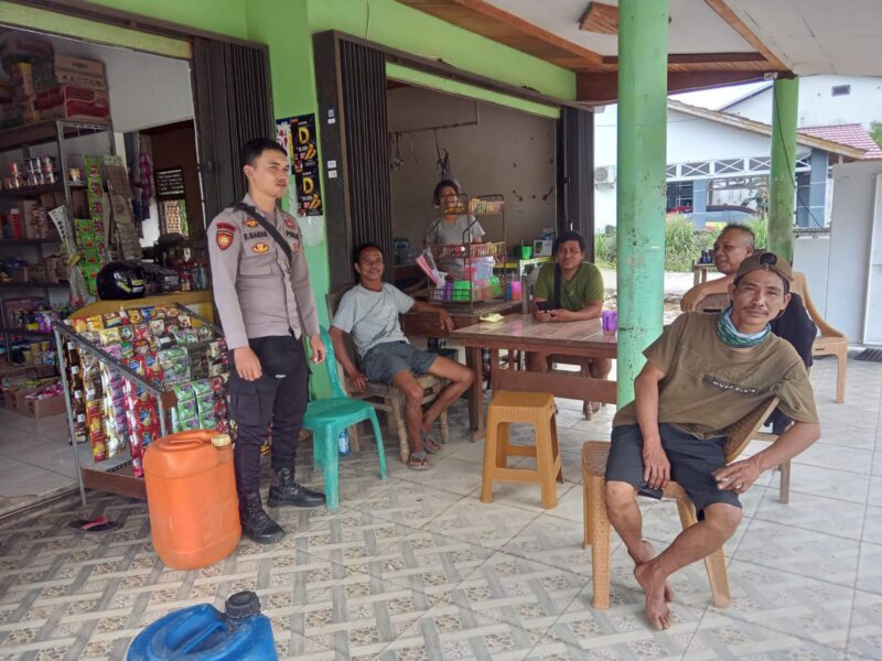 Polisi Berkeliling Laksanakan Patroli Siang, Sambangi Warga dan Toko untuk Cegah Pencurian