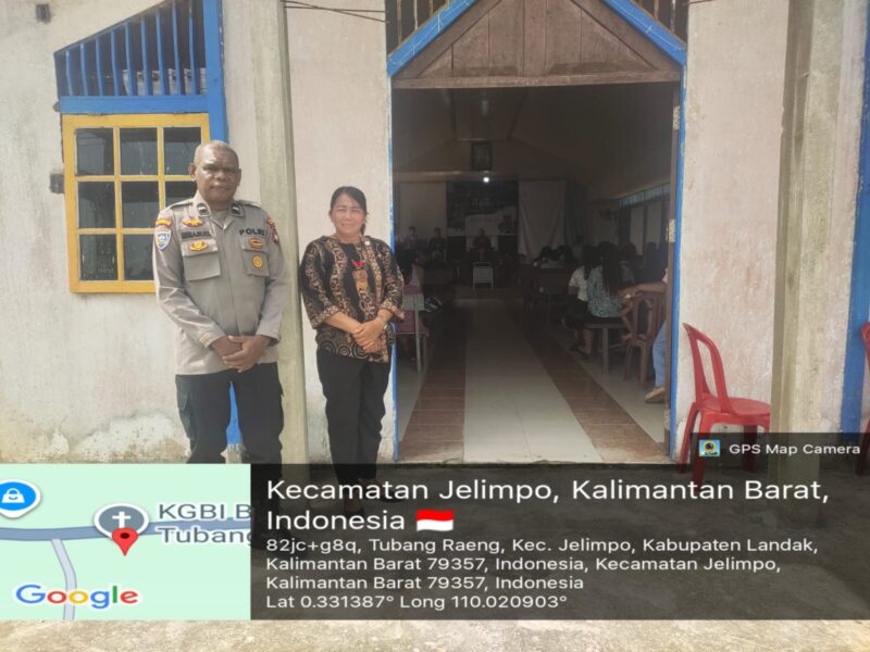 Polsek Ngabang Amankan Ibadah Minggu, Pastikan Jemaat Beribadah Aman dan Nyaman