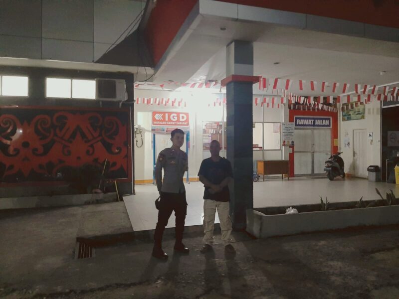 Suasana Akrab Patroli Malam, Polsek Mandor Bangun Kedekatan dengan Warga