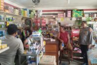 Suasana Akrab Polisi dan Warga Saat Patroli Siang di Mandor