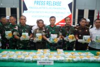 Pangdam XII/Tpr Mayjen TNI Novi Rubadi Sugito Ungkap Penggagalan Penyelundupan Sabu 55,297 Kg di Perbatasan RI-Malaysia
