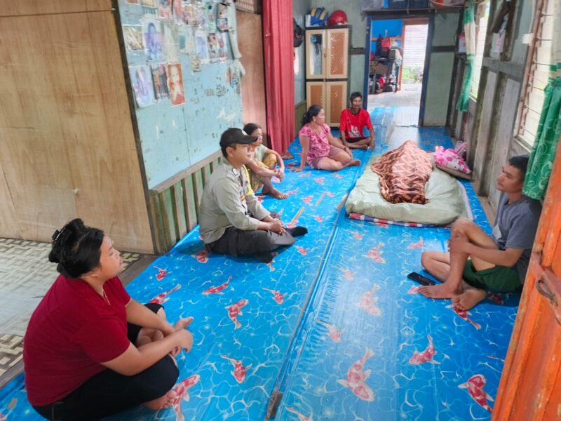 Kapolsek Kota Baru Melawi Sampaikan Belasungkawa kepada Keluarga Korban Tenggelam