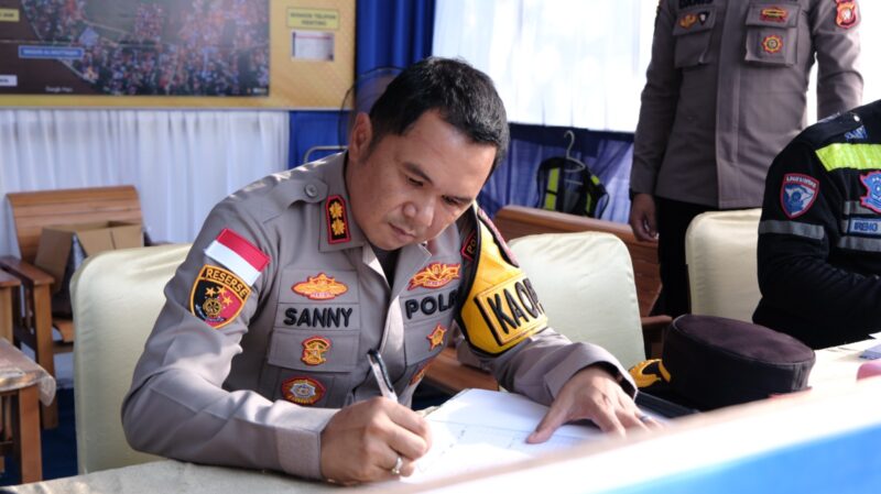 Kapolres Sintang AKBP Sanny Handityo Cek Kesiapan Pos Pengamanan Operasi Ketupat Kapuas 2026