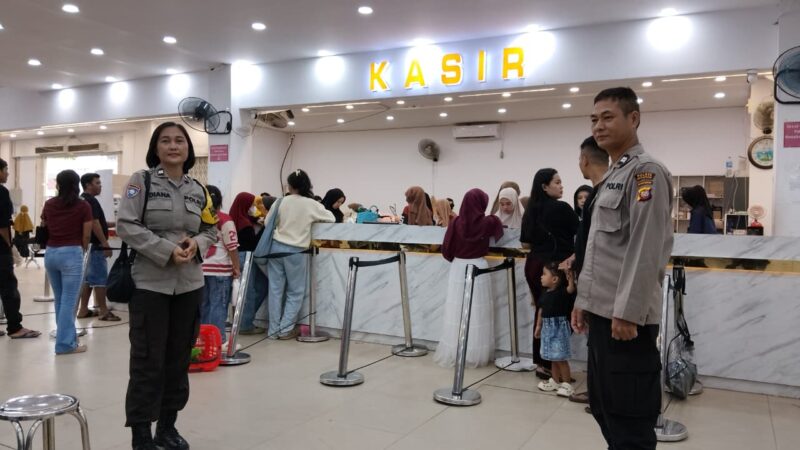 Personel Pos Pam Ops Ketupat Kapuas 2026 Laksanakan Patroli dan Pemantauan Aktivitas Masyarakat di City Mall Ketapang