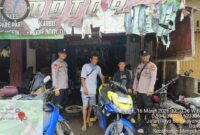 Patroli Siang Samapta Polsek Menyuke Beri Imbauan Warga Jaga Kamtibmas