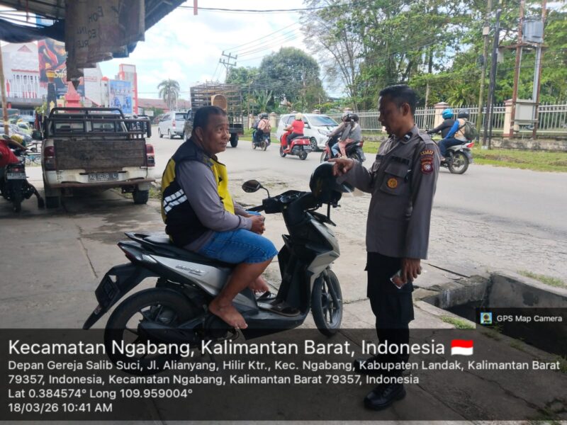 Patroli Dialogis Polsek Ngabang Intensif Jelang Idul Fitri 1447 H, Polisi Ajak Warga Jaga Kamtibmas