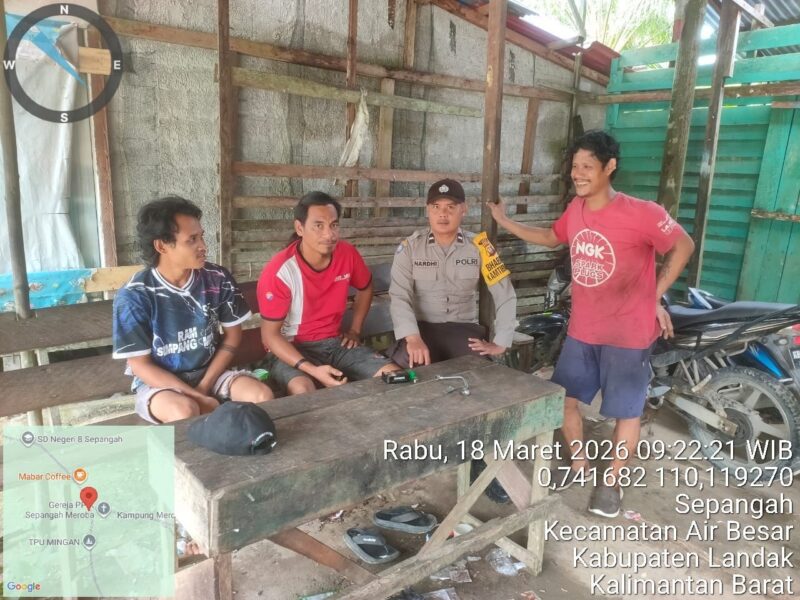 Patroli Humanis Polsek Air Besar, IPDA Dedi Iskandar Ingatkan Warga Waspada Kriminalitas