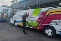 Gegana Polda Kalbar Sterilisasi Bus Mudik Gratis Khatulistiwa 2026 di Pontianak