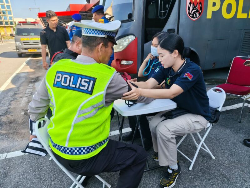 Pastikan Prima, Personel Pengamanan Mudik Jalani Pemeriksaan Kesehatan
