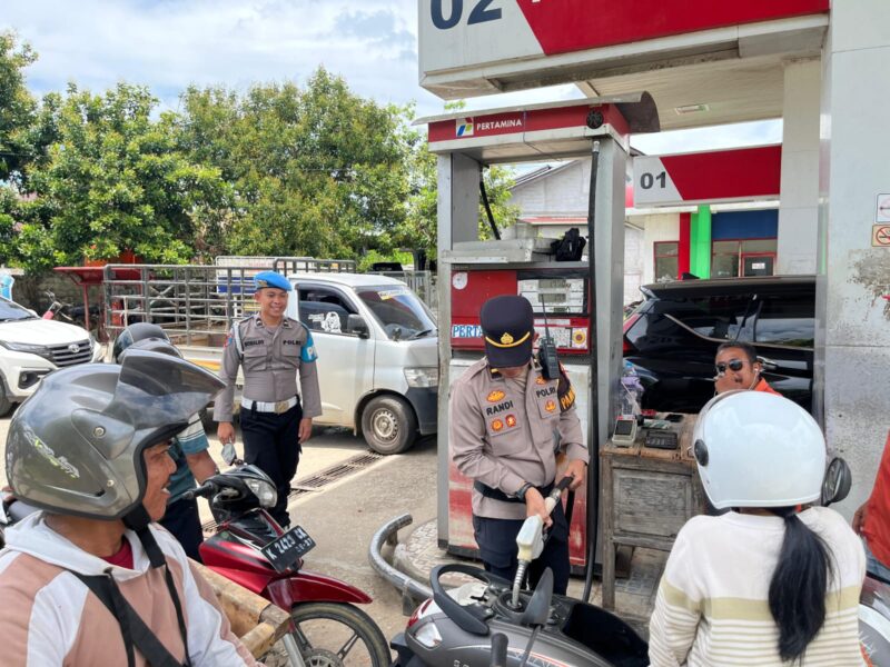 Respons Cepat Polres Landak Pantau SPBU, IPDA Randi Tri Nanda S.H. Imbau Warga Tidak Panic Buying BBM