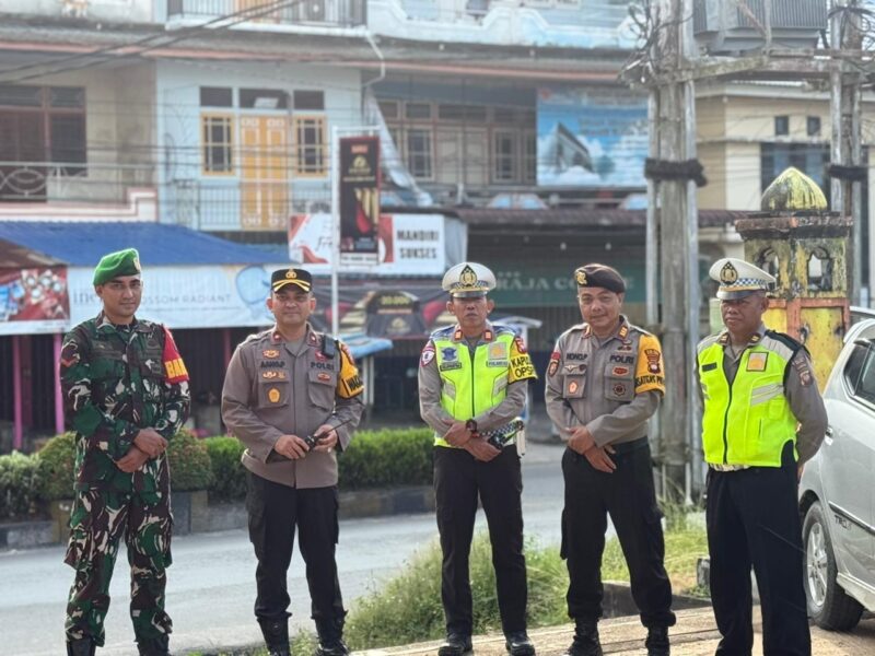 TNI–Polri Siaga Pengamanan di Titik Strategis Kota, Wujud Sinergi Jaga Kamtibmas Tetap Kondusif
