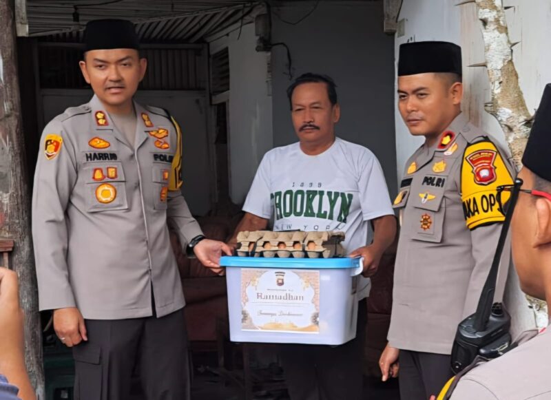 Jelang Idul Fitri 1447 H, Kapolres Ketapang AKBP Muhammad Harris Salurkan Bansos kepada Warga Kurang Mampu