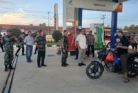 Pastikan BBM Aman, Dandim 1209/Bengkayang Letkol Inf Aprianda Pantau Langsung SPBU Bersama Forkopimda