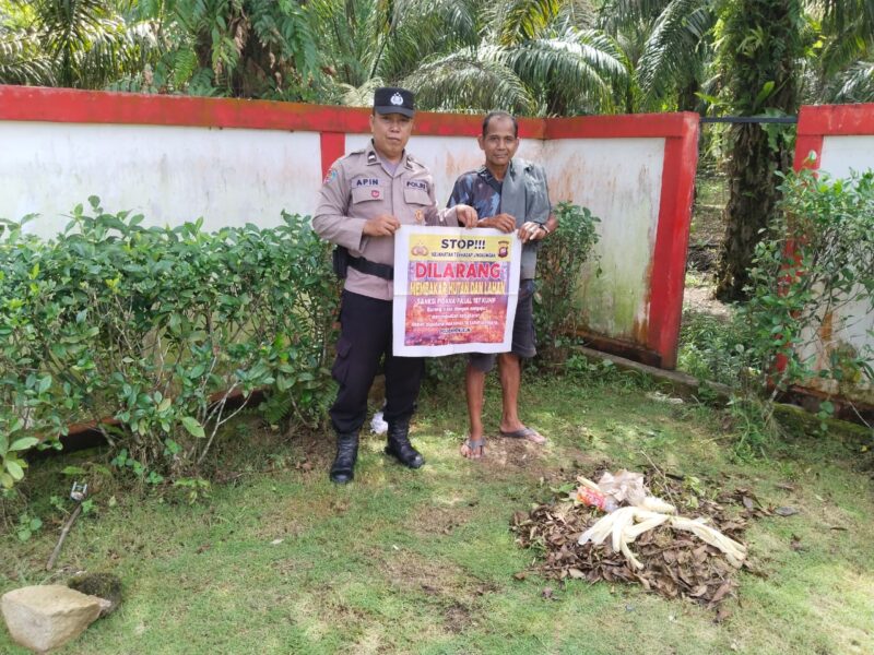 Cegah Karhutla Sejak Dini, Polsek Menjalin Gencarkan Patroli dan Edukasi kepada Warga