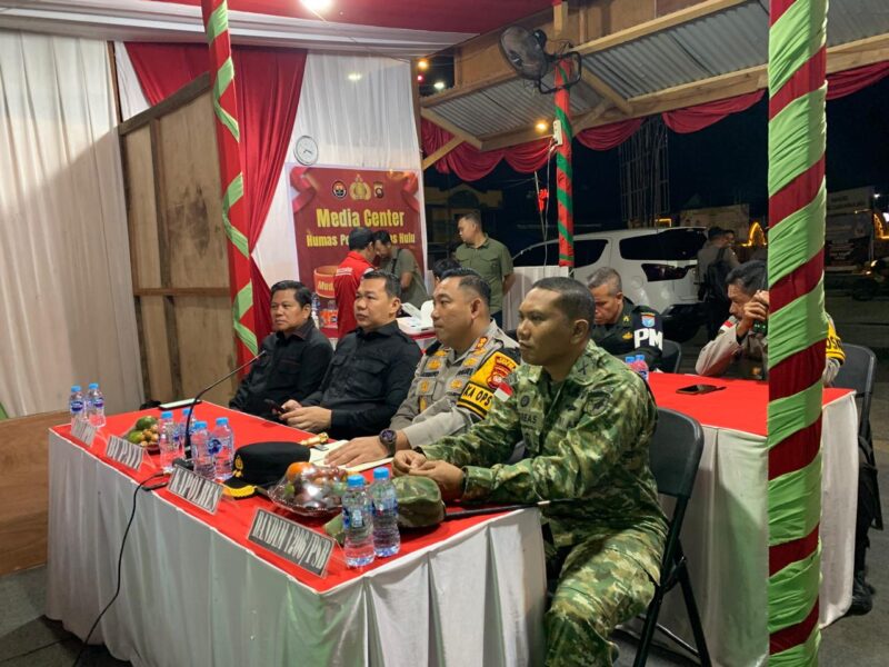 Dandim 1206/Putussibau Bersama Forkopimda Kapuas Hulu Laksanakan Patroli Gabungan dan Vicon Pengamanan Malam Idul Fitri 1447 H Tahun 2026